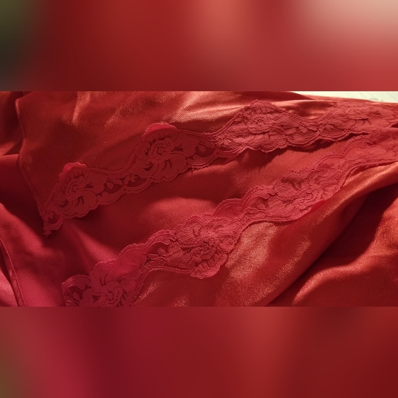 🚫Sold🚫 Vintage Nightgown - Picture 3 of 3